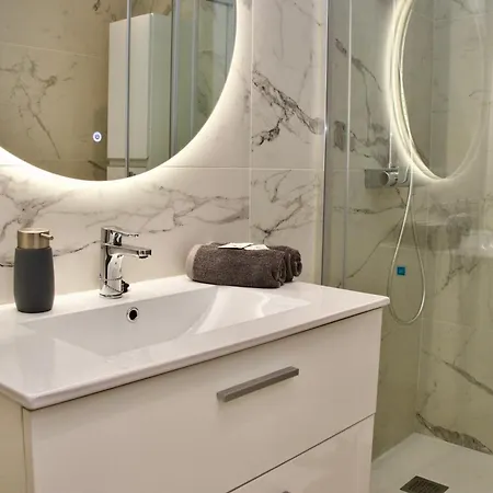 Duque Beachfront Elite אדחה