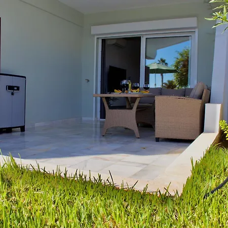 Duque Beachfront Elite אדחה