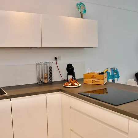 Duque Beachfront Elite דירה