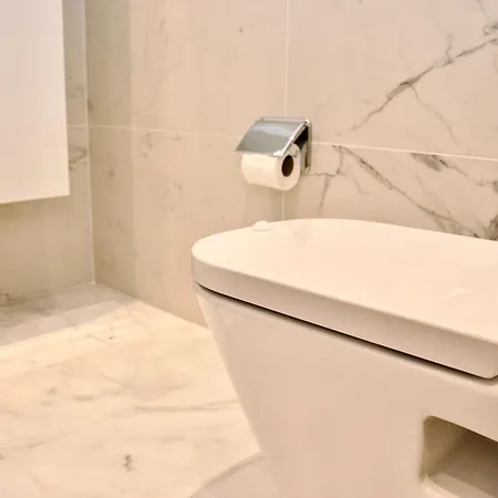 Duque Beachfront Elite דירה