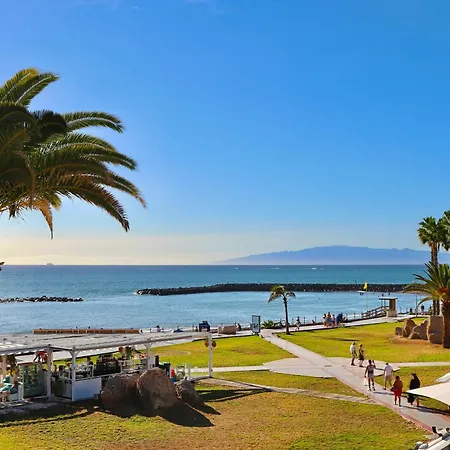 Duque Beachfront Elite אדחה