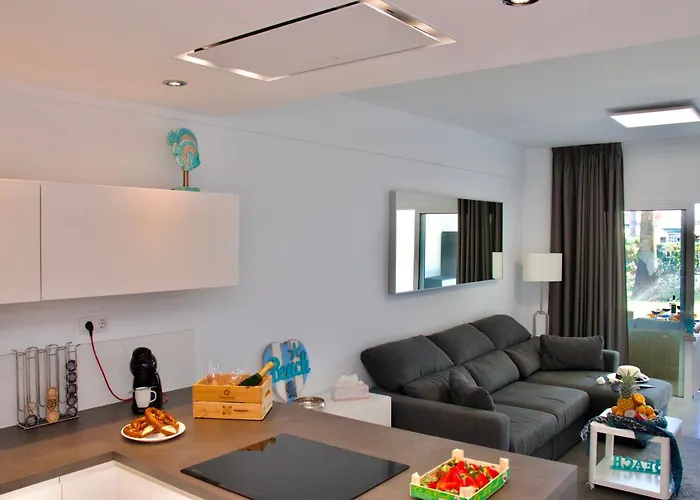 アパート Duque Beachfront Elite アデヘ